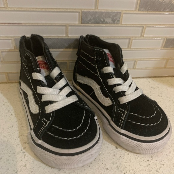 Vans - Picture 2 of 2